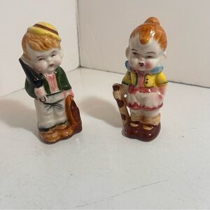 🛍️3/$30 Vintage ceramic little boy and‎ girl figurines
